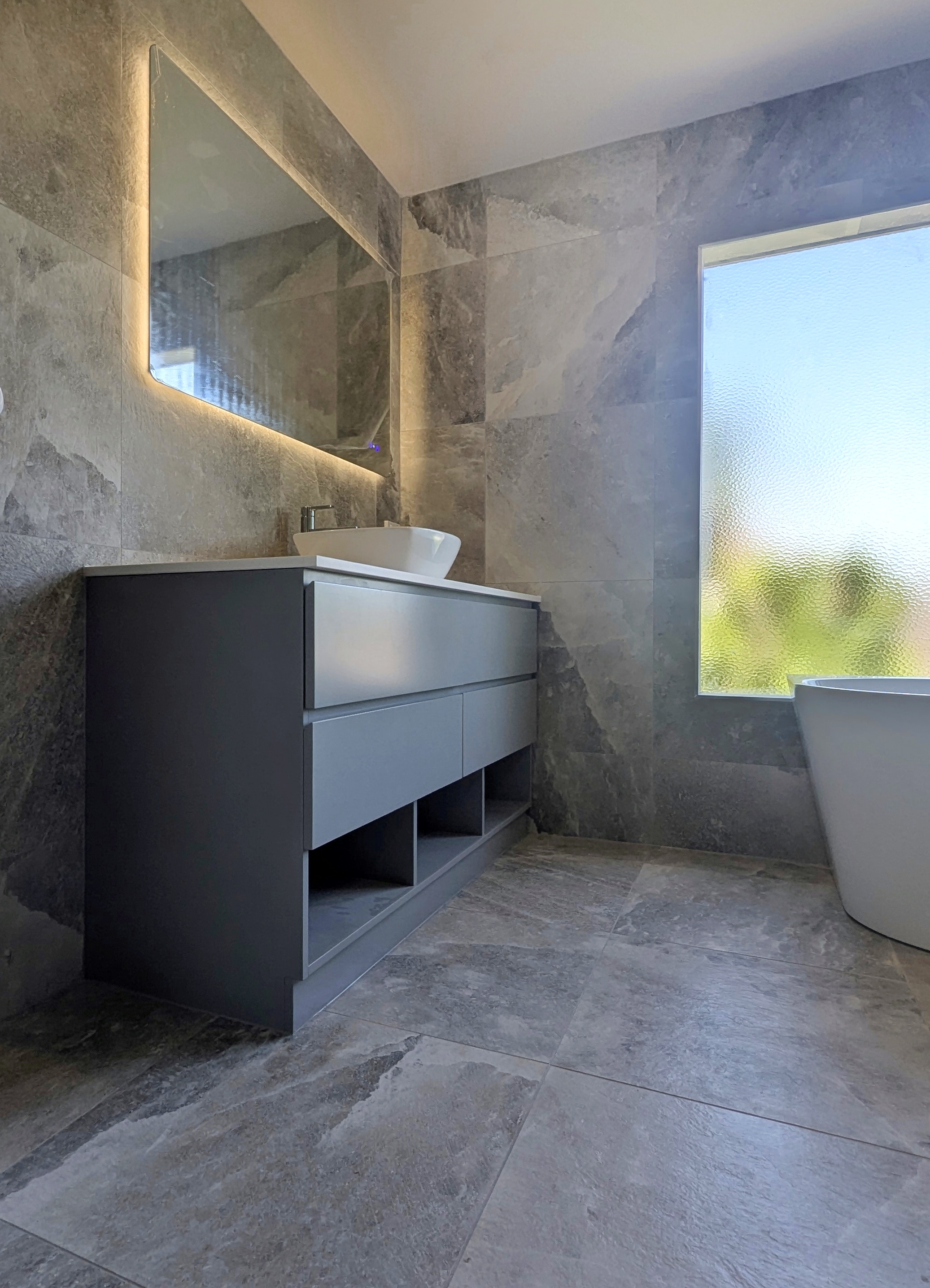 Ashwood Main Bathroom