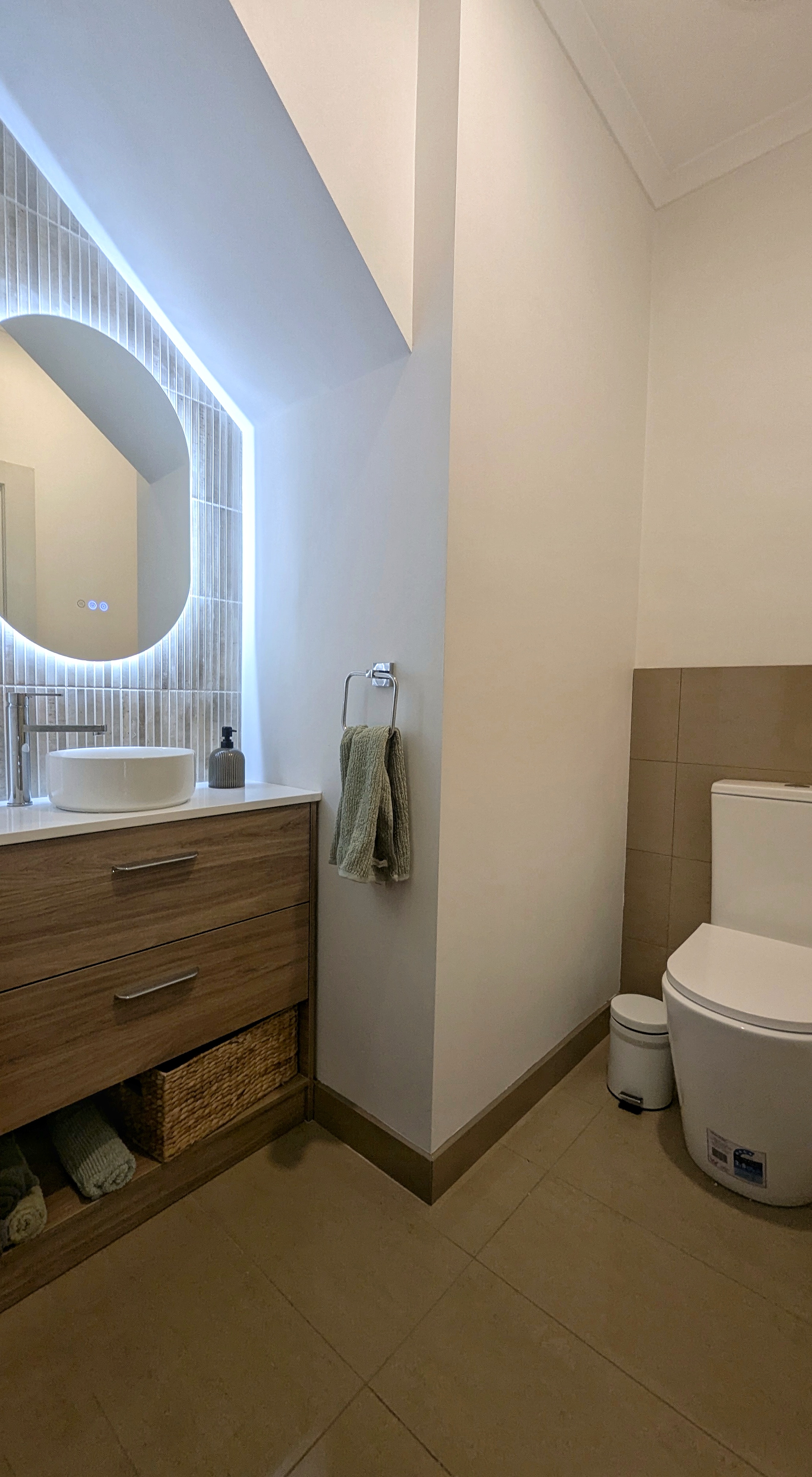 Ashwood Powder Room